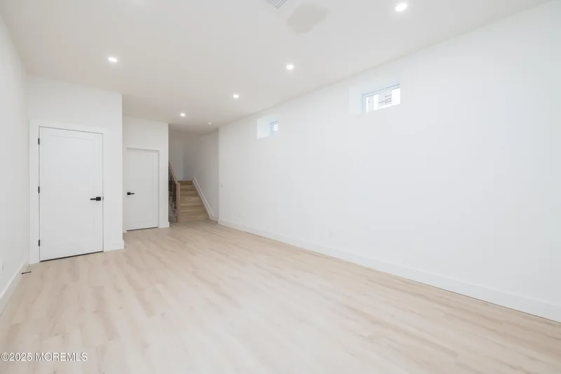 21 Heathcote Avenue, Edison, NJ 08817, Metuchen, New Jersey, United States. - Photo 5