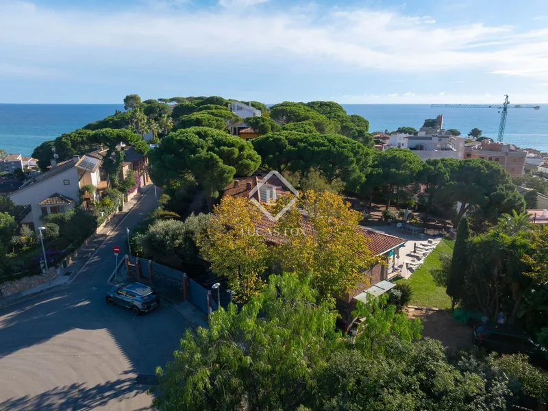 Plaza Ovalada, Sant Pol de Mar, Barcelona, Sant Pol de Mar, Sant Pol de Mar, Catalonia, Spain. - Photo 31