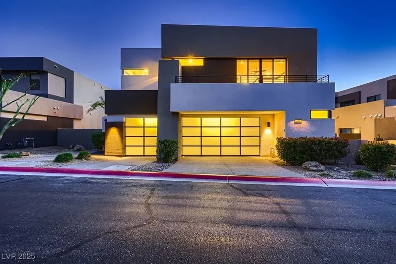 Single Family Residence in Henderson