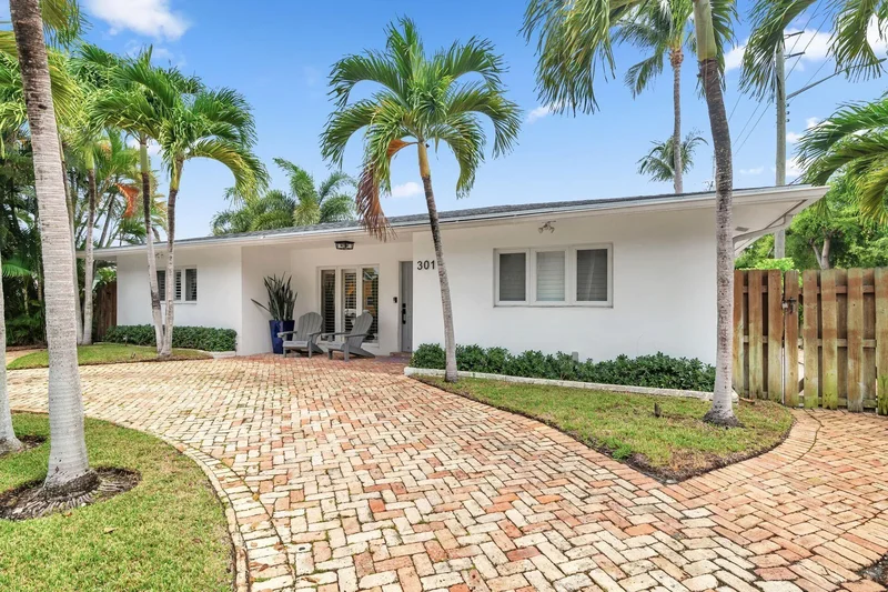 Single Family Residence in West Palm Beach