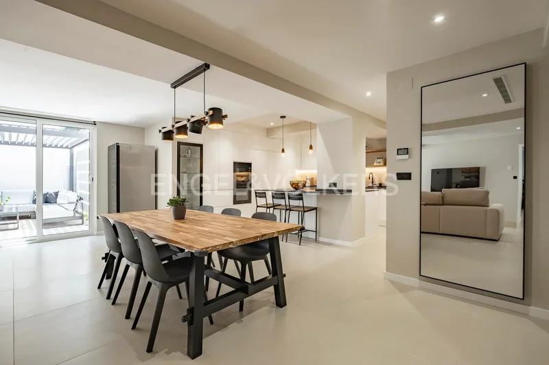 Stunning 4 Bedroom with Private Terrace and Office in Lapa