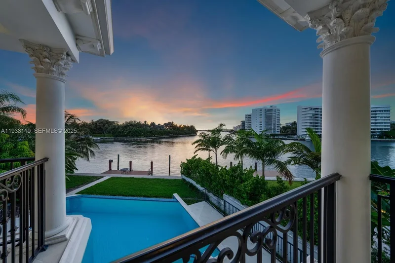 919 92nd St, Bal Harbour, Florida, United States. - Photo 14