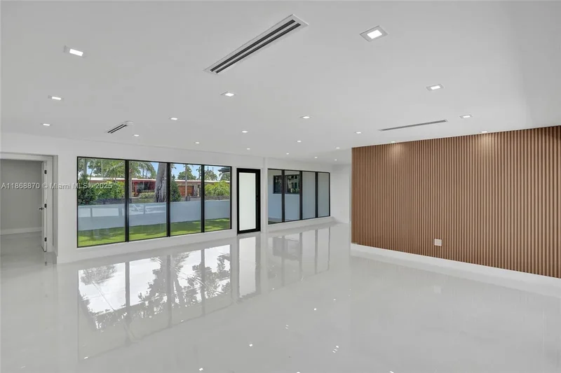 1931 NE 186th Dr, North Miami Beach, Florida, United States. - Photo 16