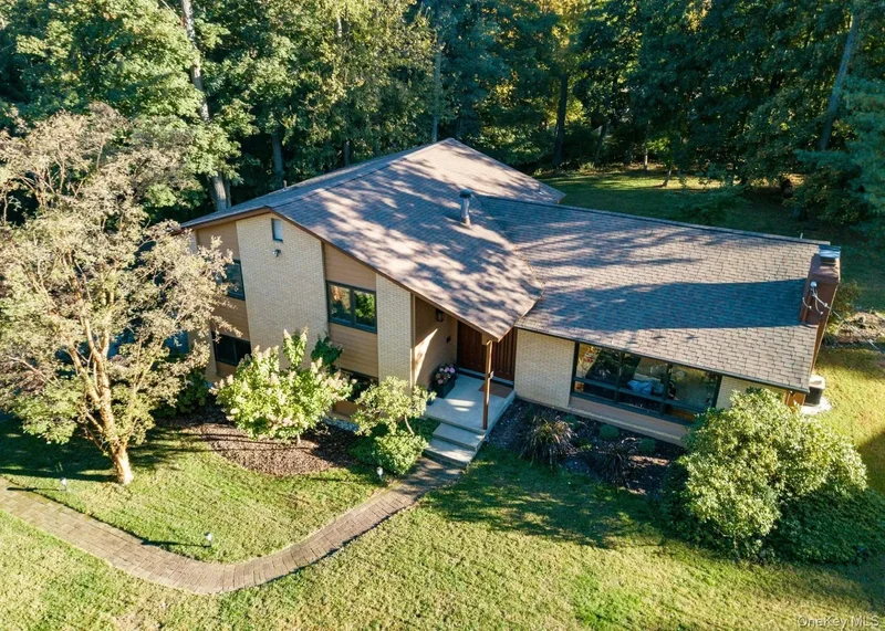 14 Old English Way, Wappingers Falls, New York, United States. - Photo 27