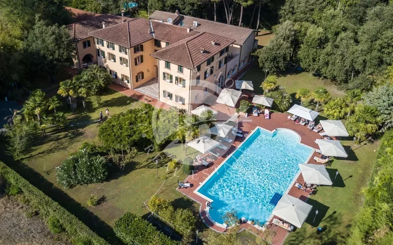 Prestigious Historic Villa used as an exclusive Luxury Hotel just 200 m from the sea in Versilia