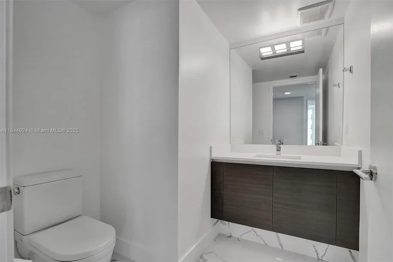 330 Sunny Isles Blvd 5-2207, Golden Beach, Florida, United States. - Photo 25