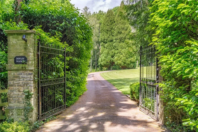Hurstbourne Tarrant, Andover, Hampshire, Hurstbourne Tarrant, England, United Kingdom. - Photo 14
