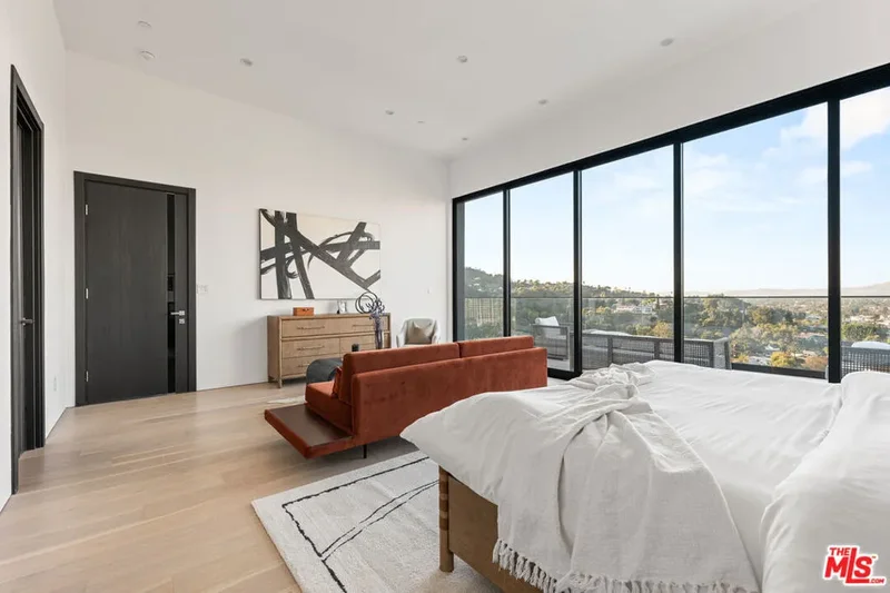 3716 Multiview Drive, Los Angeles, California, United States. - Photo 23