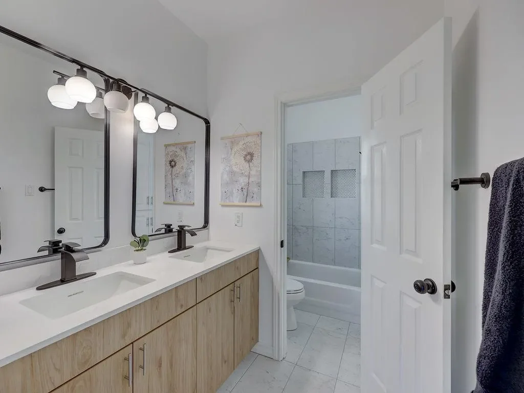 9902 Scenic Bluff DR, Austin, Texas, United States. - Photo 31