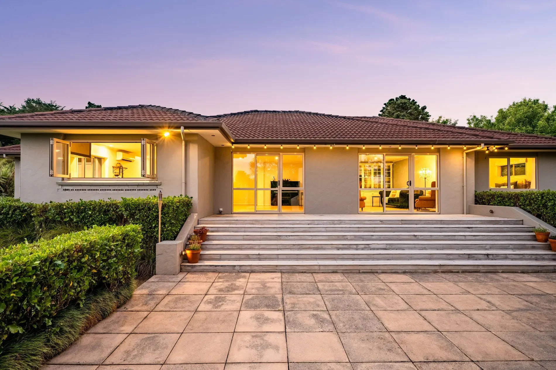 Exterior photo 3