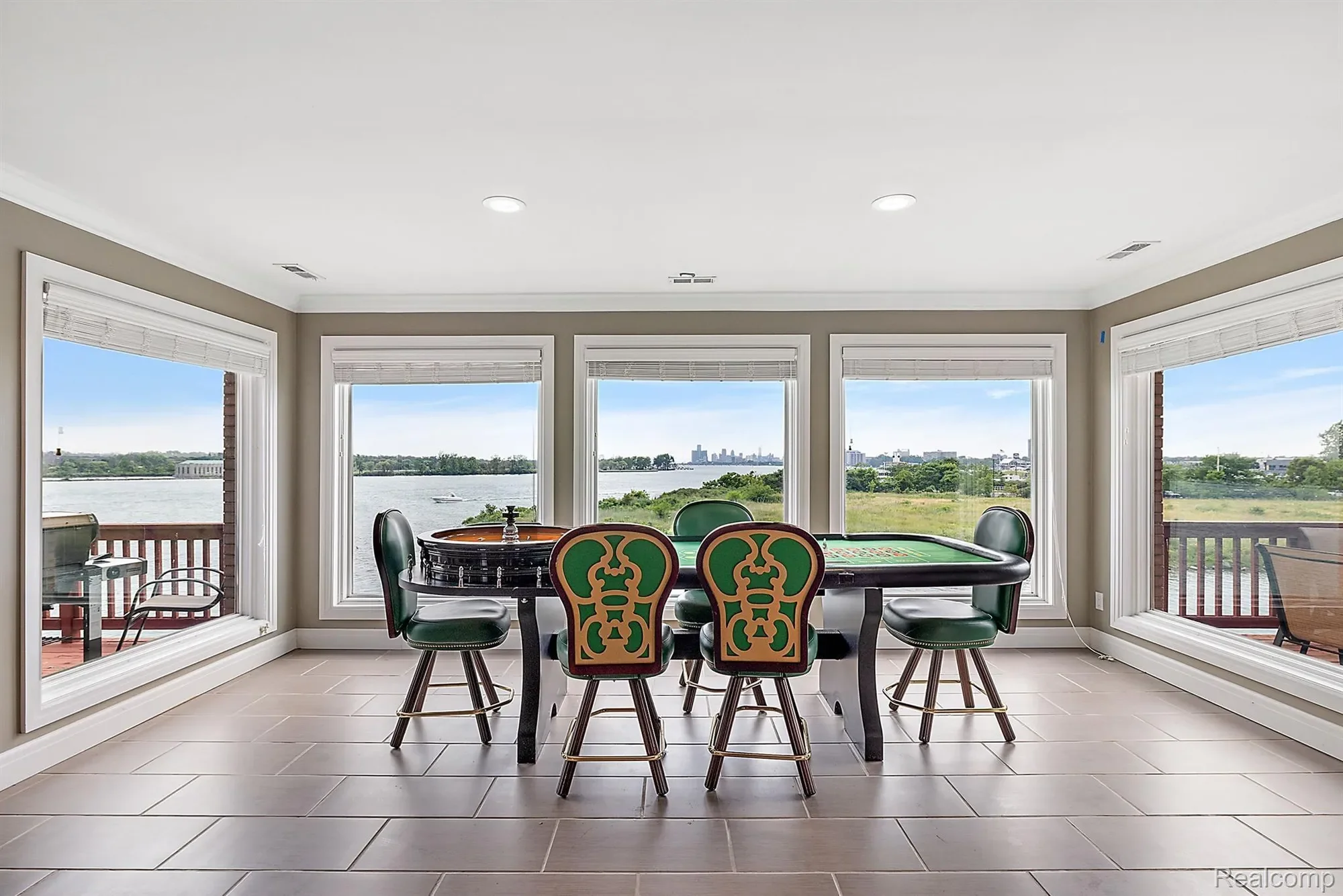 18 SAND BAR Lane, Detroit, MI 48214, Detroit, Michigan, United States. - Photo 31
