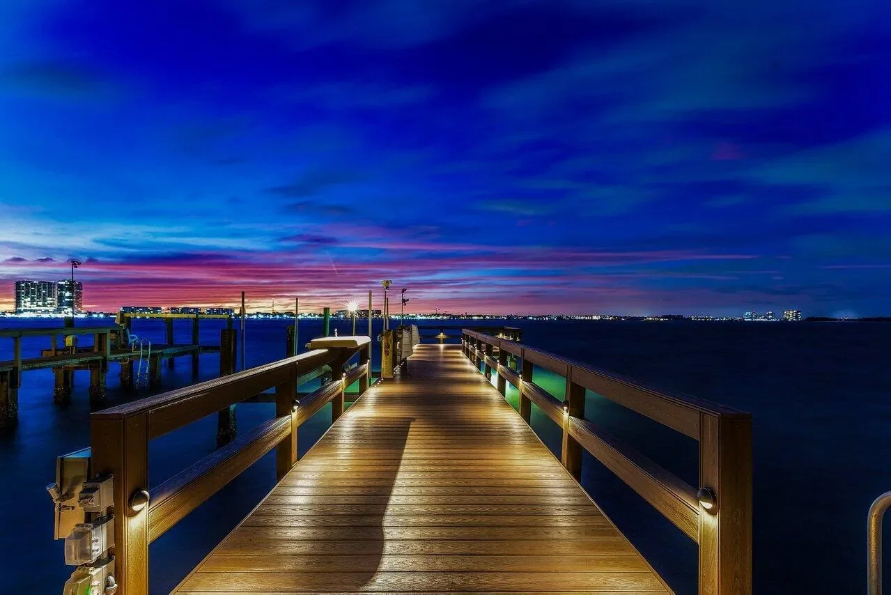 1010 Pine Point Road, Riviera Beach, Florida, United States. - Photo 3