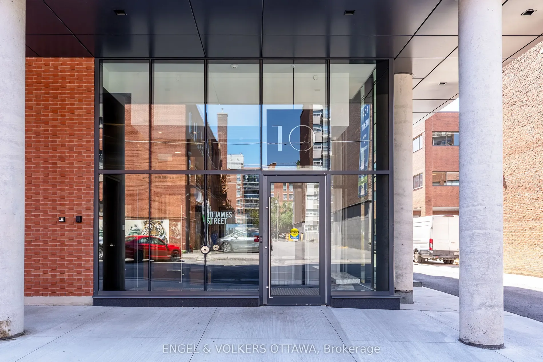 Exterior photo 3