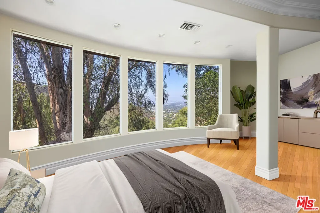13355 Mulholland Drive, Beverly Hills, California, United States. - Photo 24