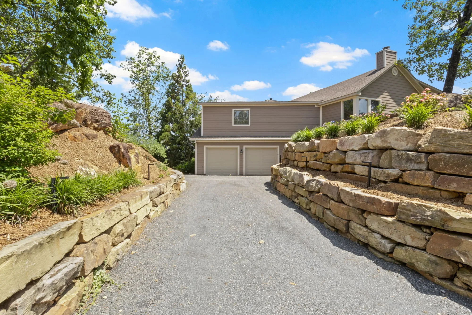 600 Packs Mountain Ridge Road , Taylors, SC 29687, Taylors, South Carolina, United States. - Photo 36