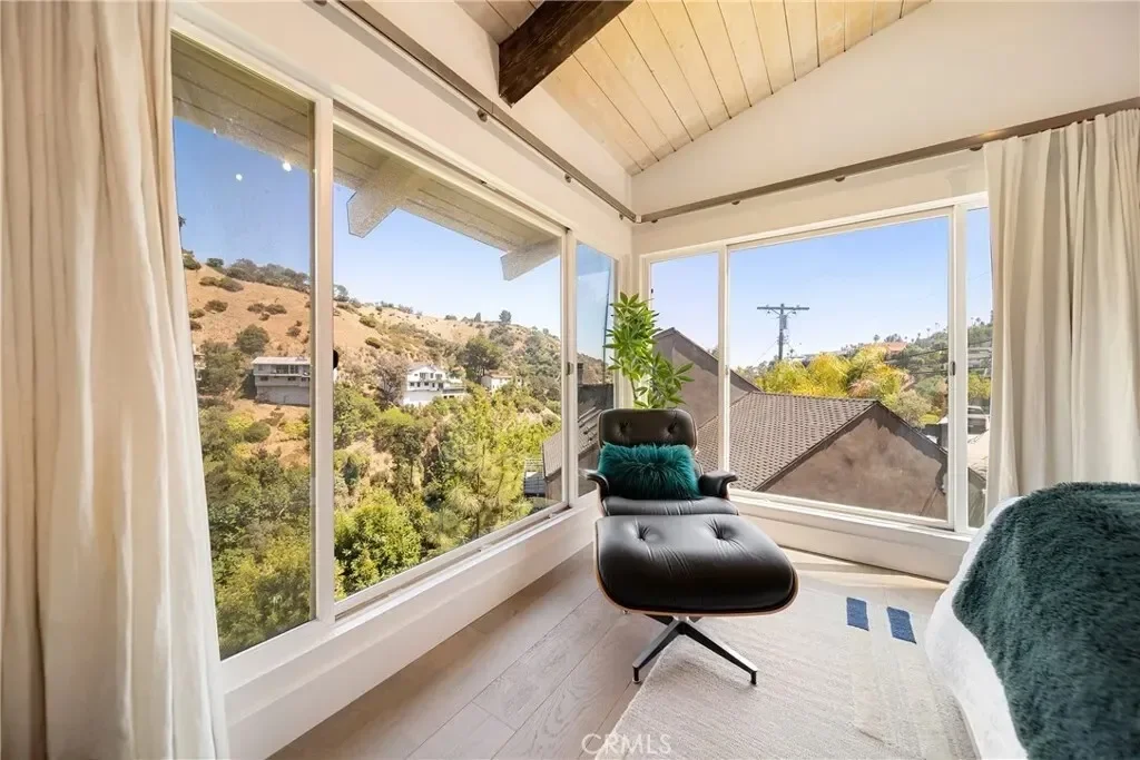 2522 Zorada Drive, Los Angeles, California, United States. - Photo 22