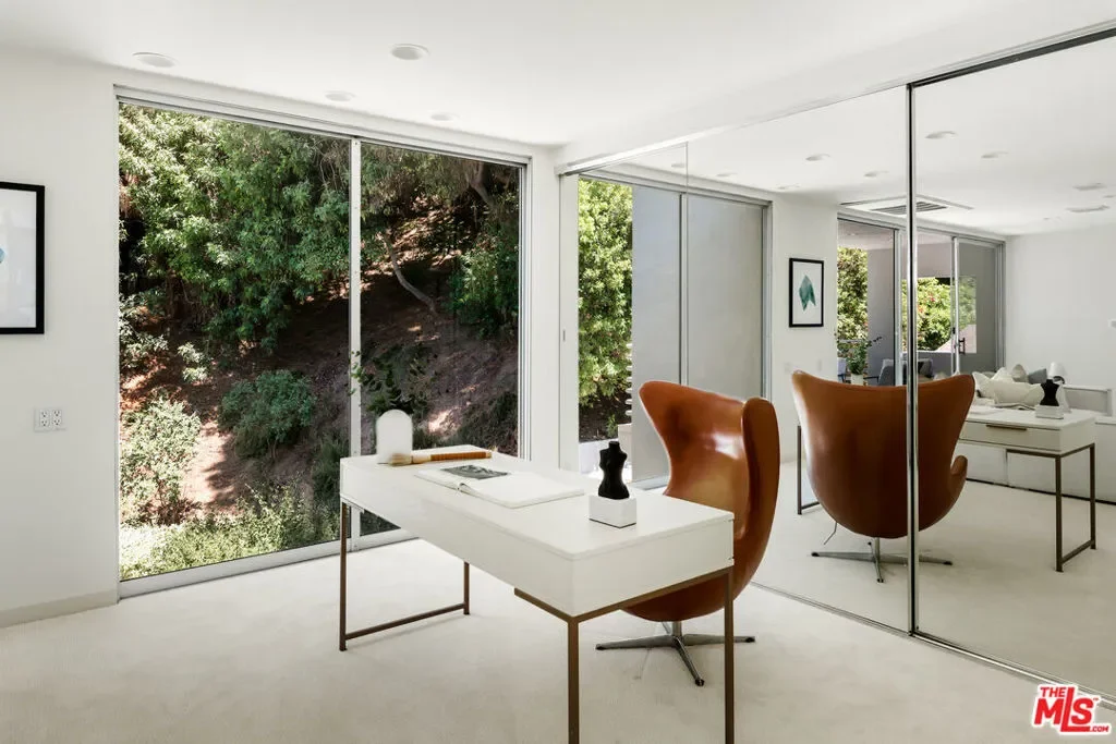 811 N Hillcrest Road, Beverly Hills, California, United States. - Photo 7
