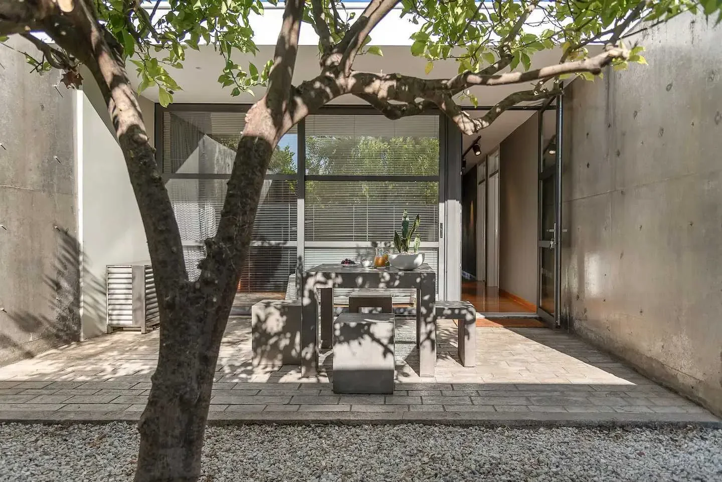 Exterior photo 12
