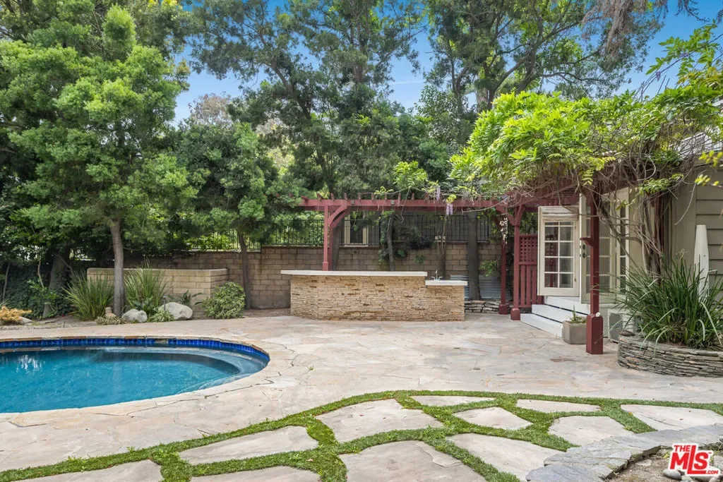 14235 Greenleaf Street, Los Angeles, California, United States. - Photo 11