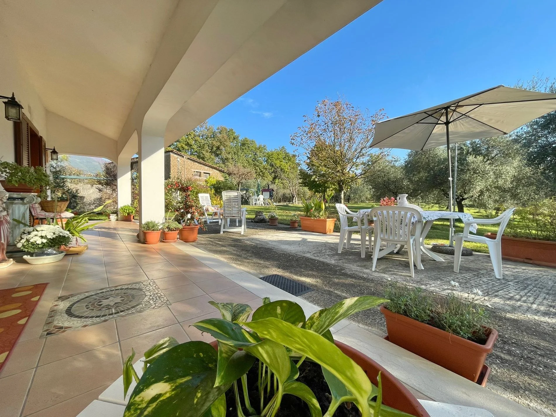 Exterior photo 3