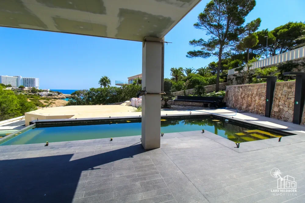 Exterior photo 2