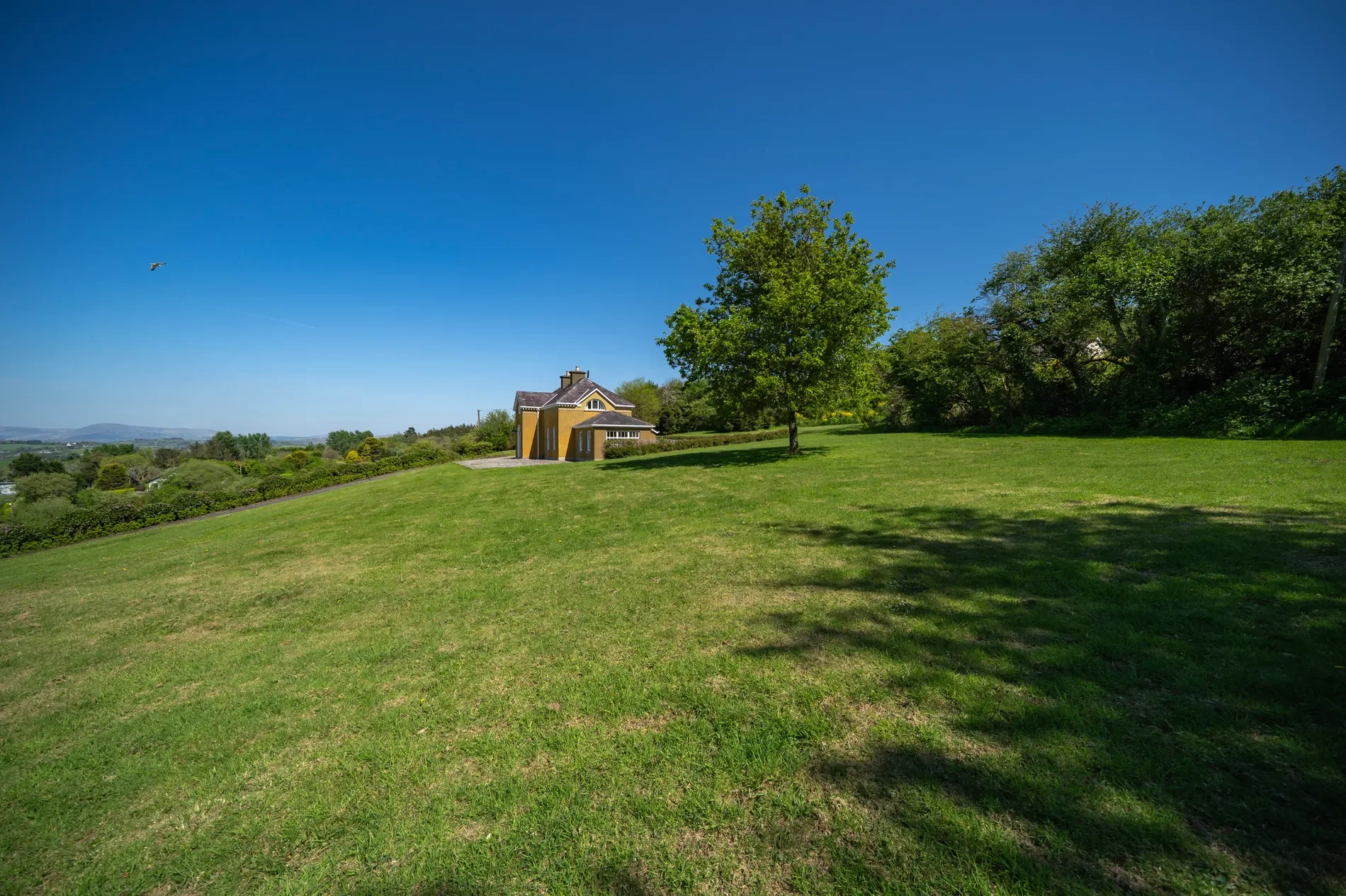 Exterior photo 7