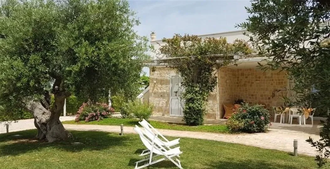 Exterior photo 10
