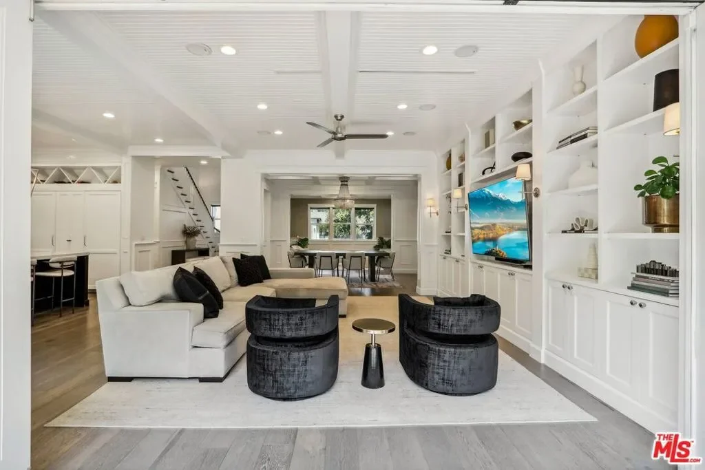 14000 Morrison Street, Los Angeles, California, United States. - Photo 10