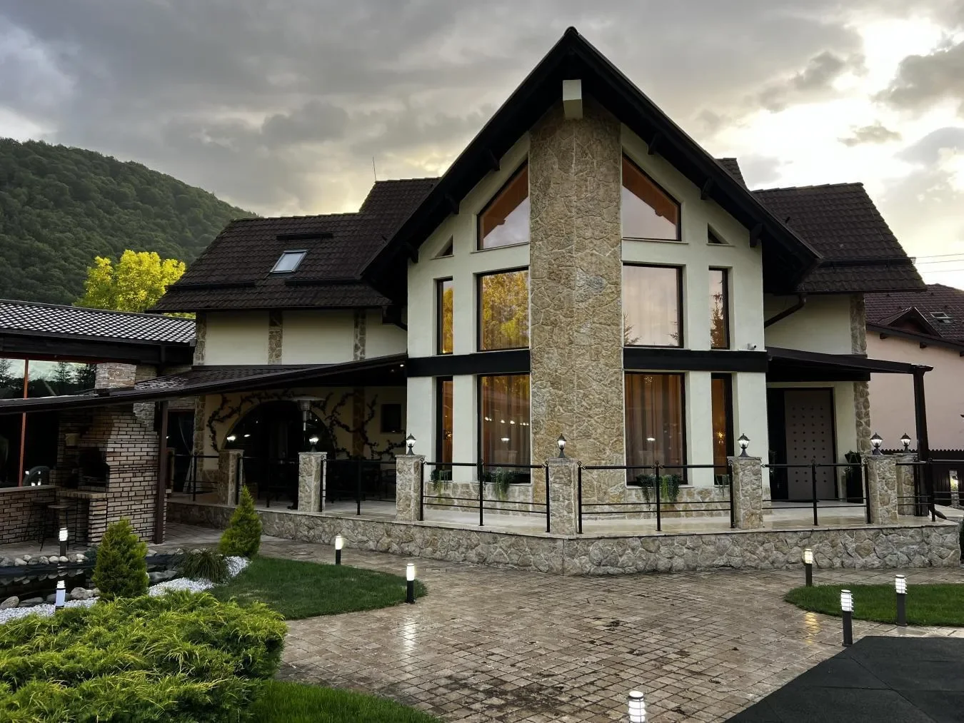 Strada Liviu Popovici 12, Bran, Brașov County, Romania. - Photo 21