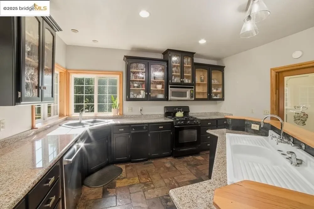 22987 Lazy Z LN, Sonora, CA 95370, Sonora, California, United States. - Photo 8