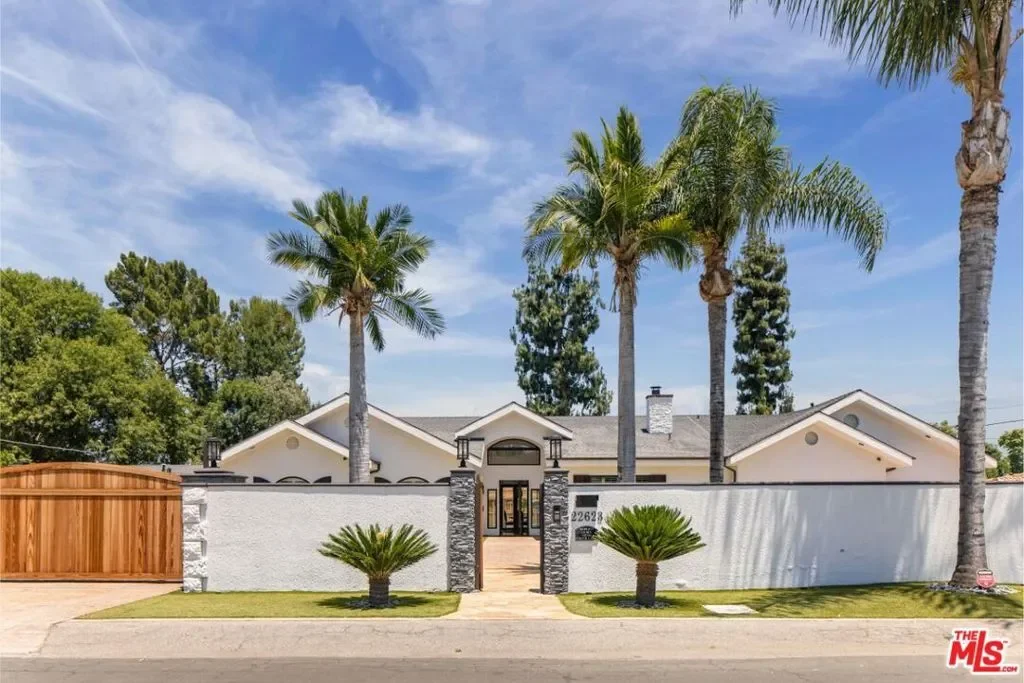 22623 Califa Street, Los Angeles, California, United States. - Photo 4
