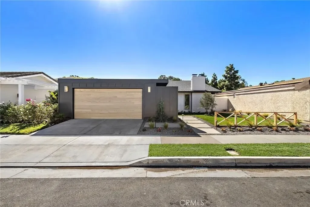 5392 Sierra Roja Road, Irvine, California, United States. - Photo 4
