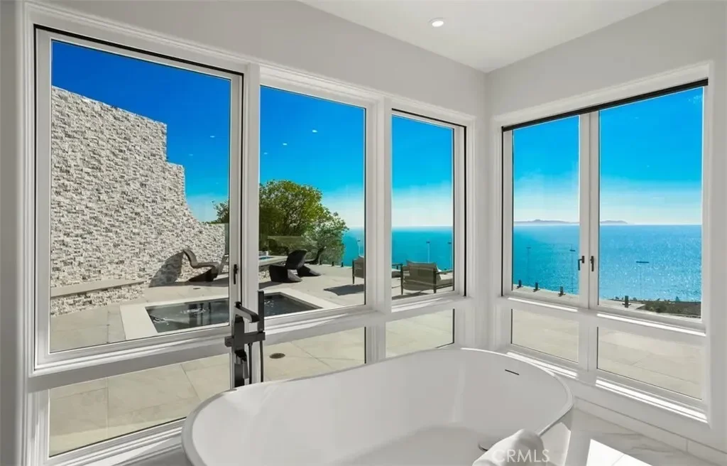 31 N Vista De Catalina, Laguna Beach, California, United States. - Photo 44