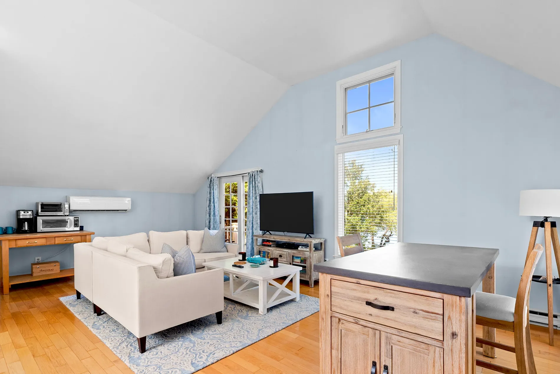115 Beavertail Road, Jamestown, RI 02835, Jamestown, Rhode Island, United States. - Photo 32