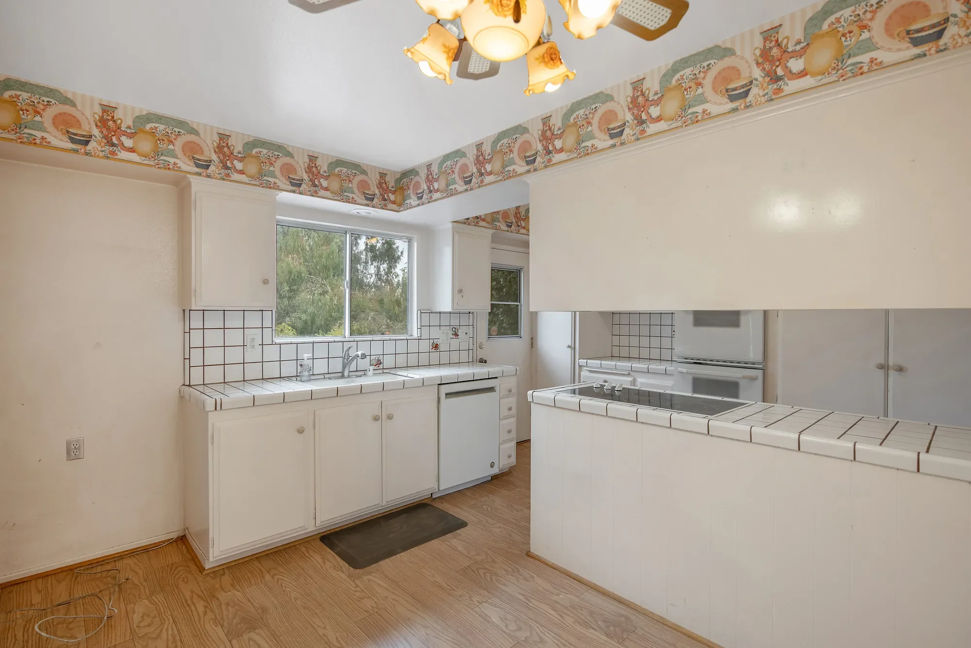 23325 Bessemer Street, Woodland Hills, CA 91367, Los Angeles, California, United States. - Photo 25
