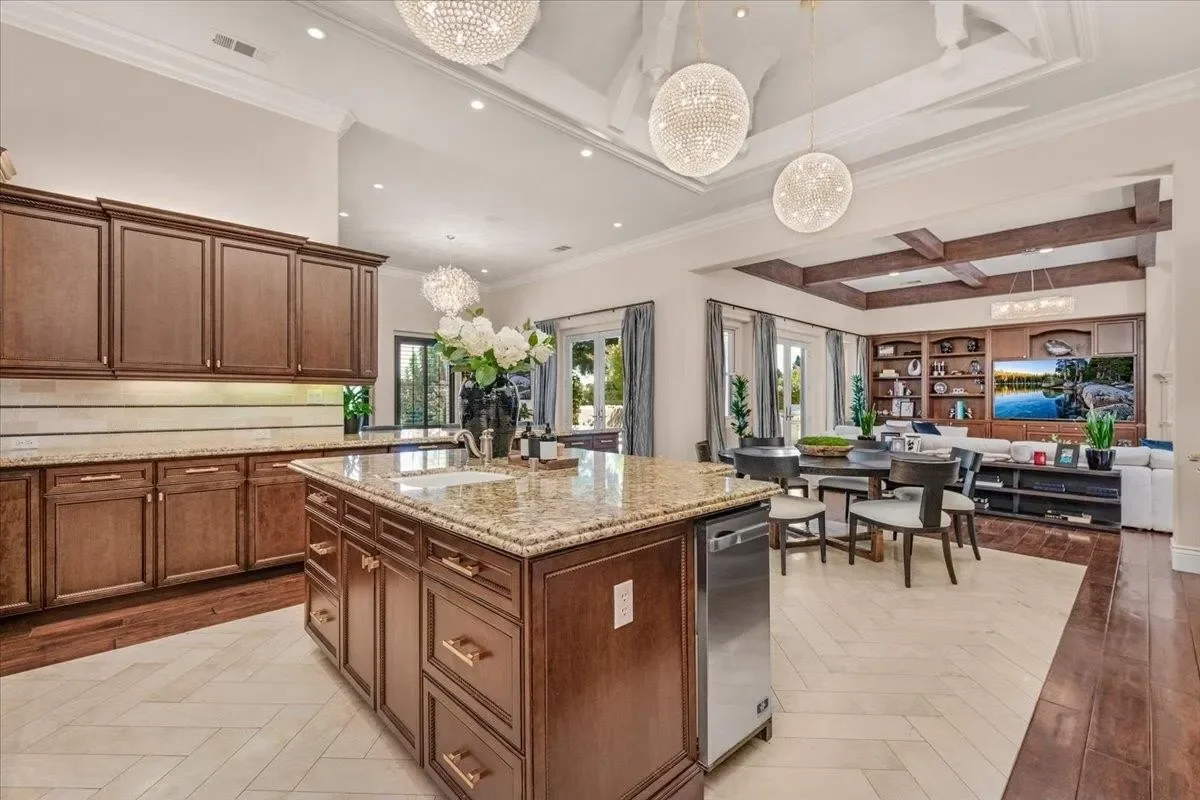 11350 Glencastle Way N, Fresno, CA 93730, Fresno, California, United States. - Photo 31