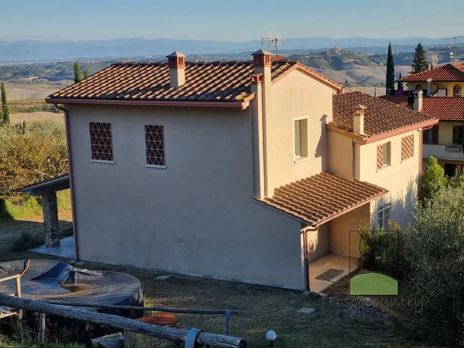 Exterior photo 7