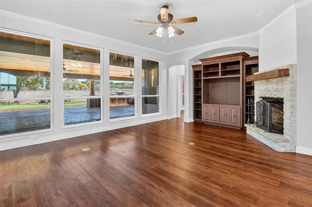 1007 Bentwater Parkway, Granbury, Texas, United States. - Photo 1