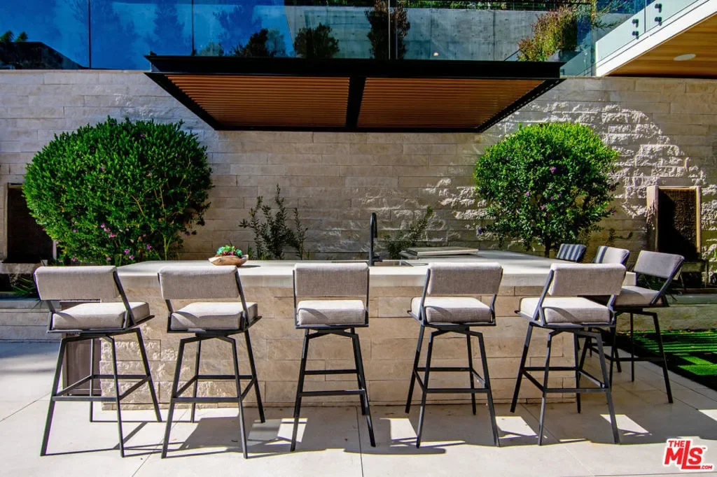 2641 Hutton Drive, Beverly Hills, California, United States. - Photo 25