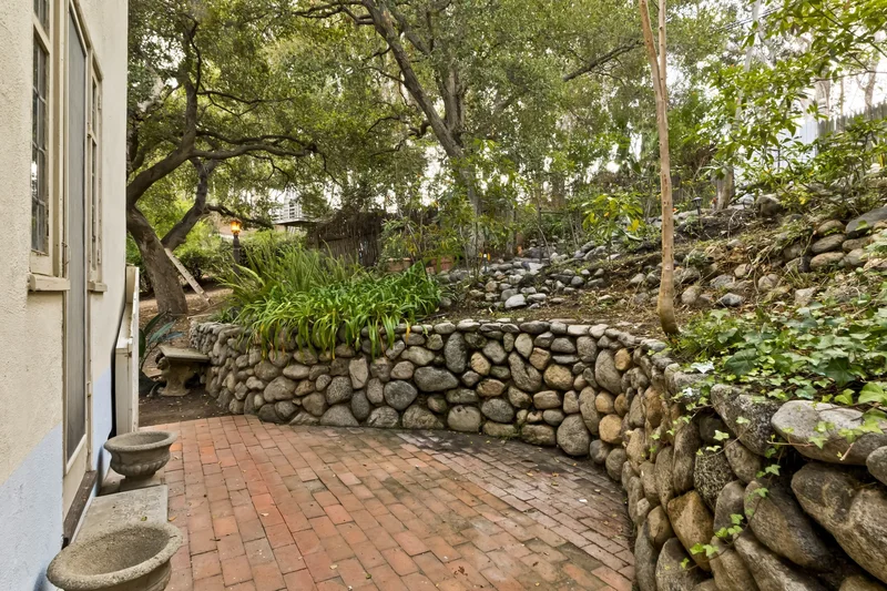 271 Beloit Avenue, Los Angeles, CA 90049, Los Angeles, California, United States. - Photo 5