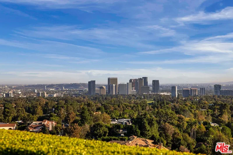 1261 Angelo Drive, Beverly Hills, California, United States. - Photo 43