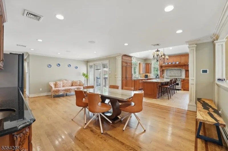 26 Hampshire, Mahwah, New Jersey, United States. - Photo 20