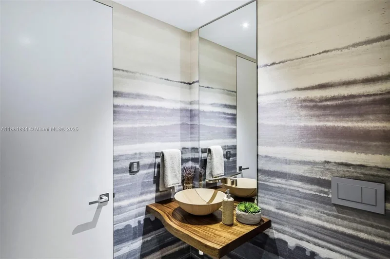 100 S Pointe Dr Unit 3803, Miami Beach, FL 33139, Miami Beach, Florida, United States. - Photo 16