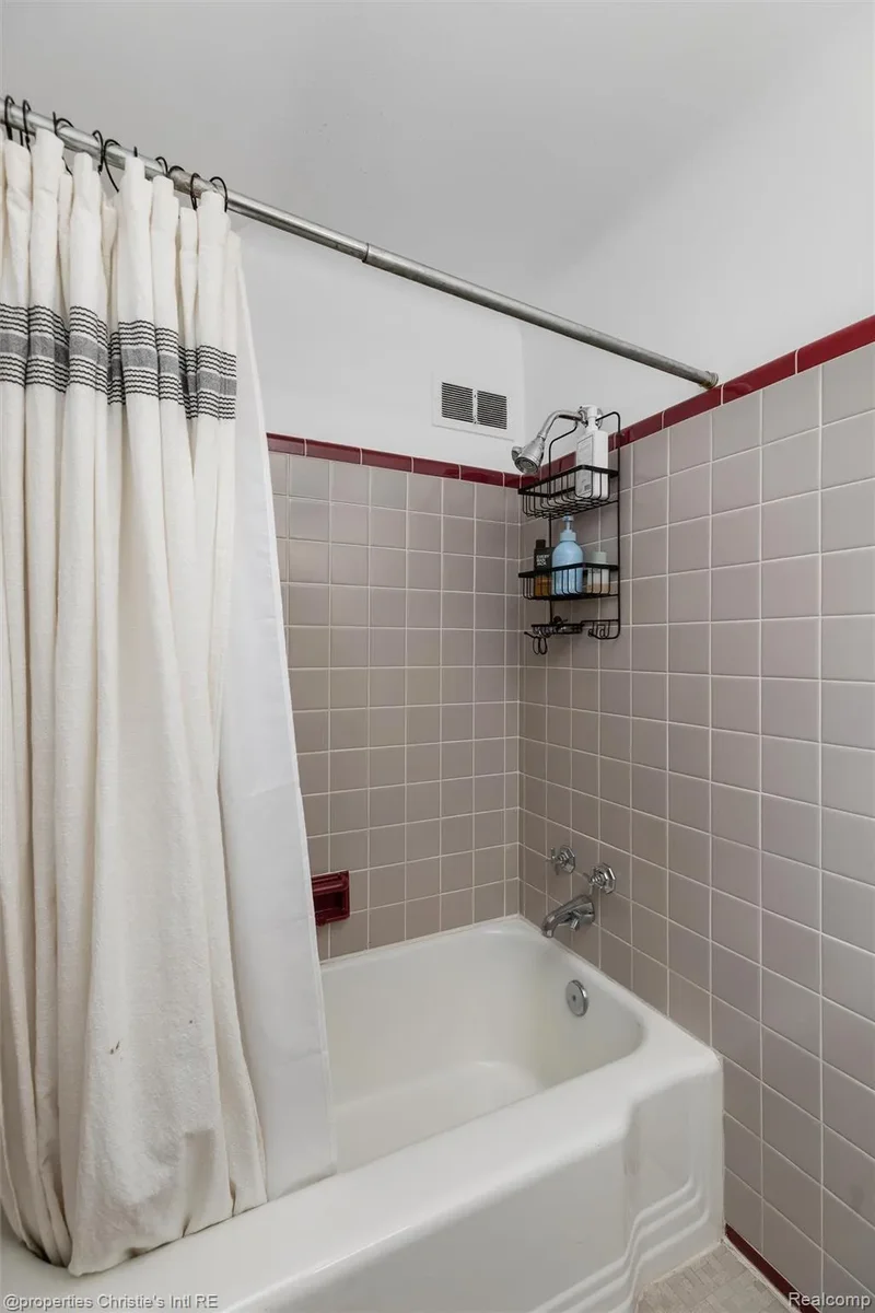 1059 Berkshire Road, Grosse Pointe Park, Michigan, United States. - Photo 43