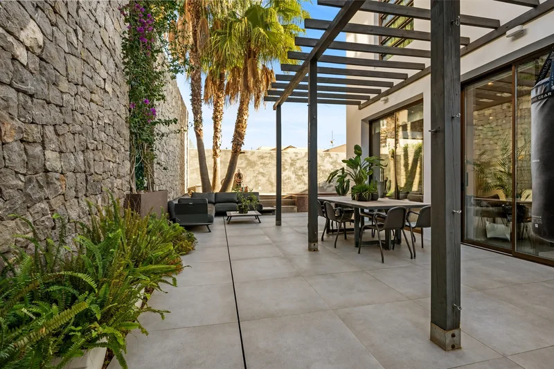 Luxury 3-Bed Apartment with Pool in Central Sant Josep