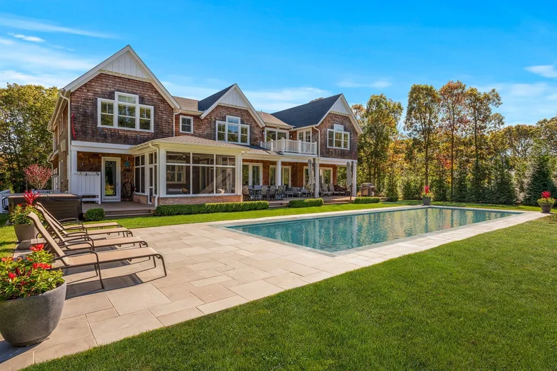 Arbutus Road, Quogue, New York, United States. - Photo 14