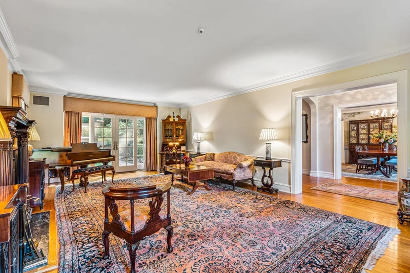 50 Shorthill Road , Forest Hills, NY 11375, New York, New York, United States. - Photo 34