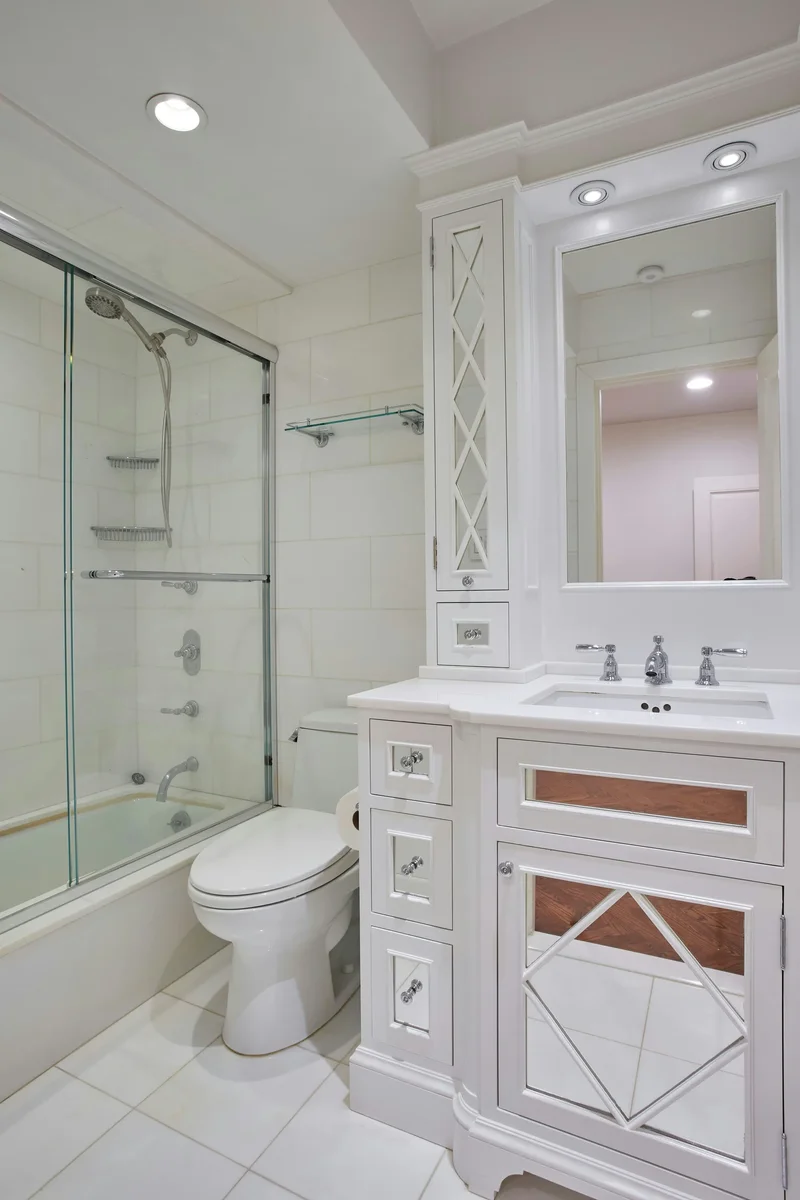 EAST 82ND STREET, New York, New York, United States. - Photo 26