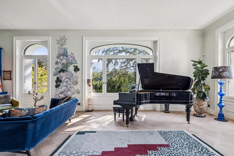 Timeless Prestige On Lake Geneva