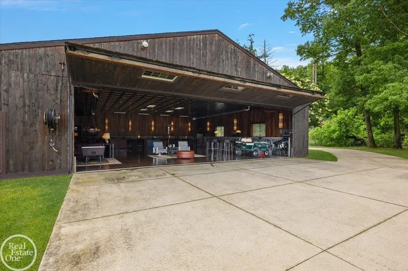 5350 Brewster, Oakland Township, MI, 48306, USA, Rochester, Michigan, United States. - Photo 17